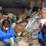 ゴミ屋敷の掃除に取り組む女性たちの実態とその方法